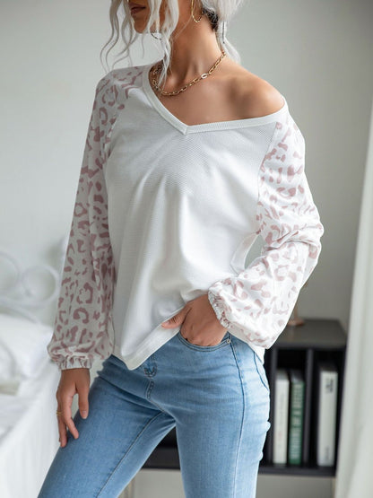Women Colourblocked V-Neck T-shirt