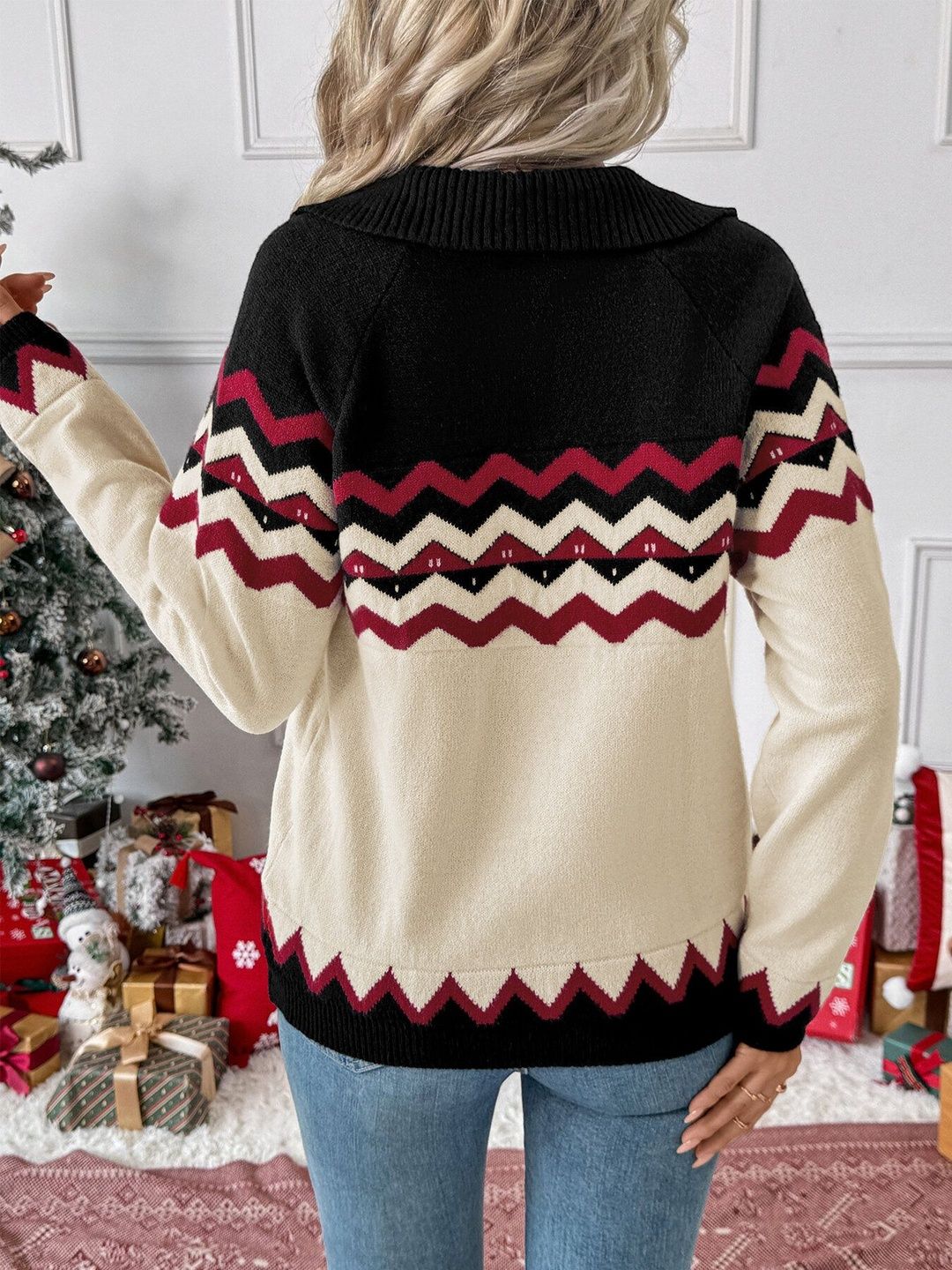 Women Chevron Colourblocked Woollen Pullover