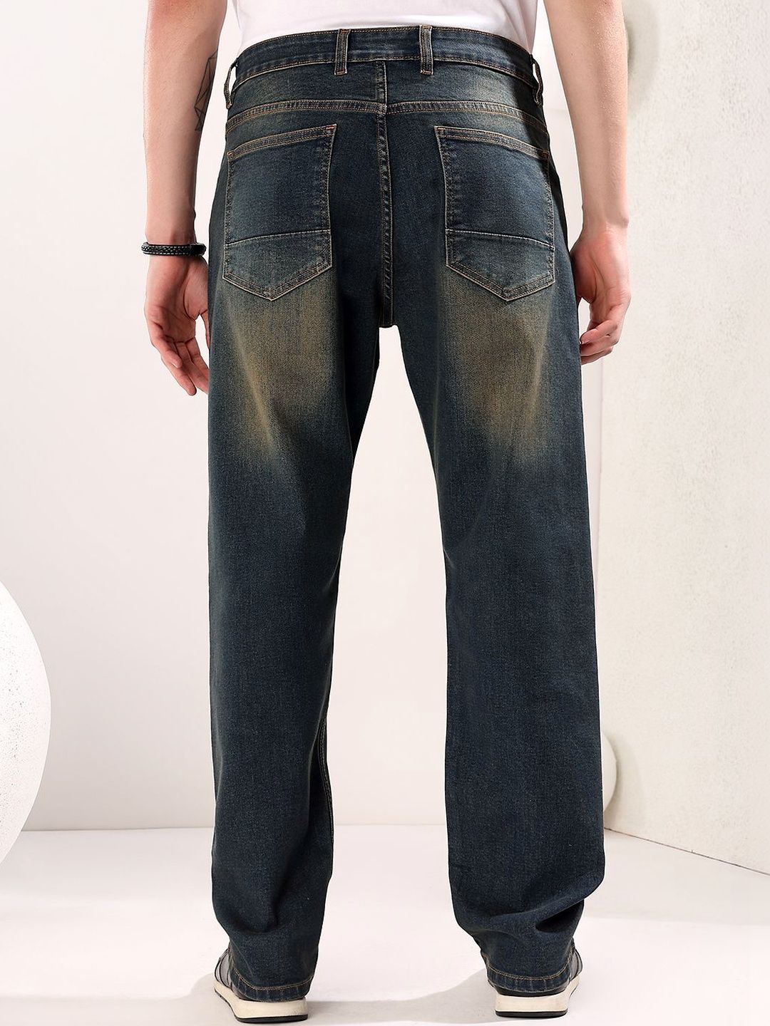 NOWI Men Regular Fit Mid-Rise Heavy Fade Jeans