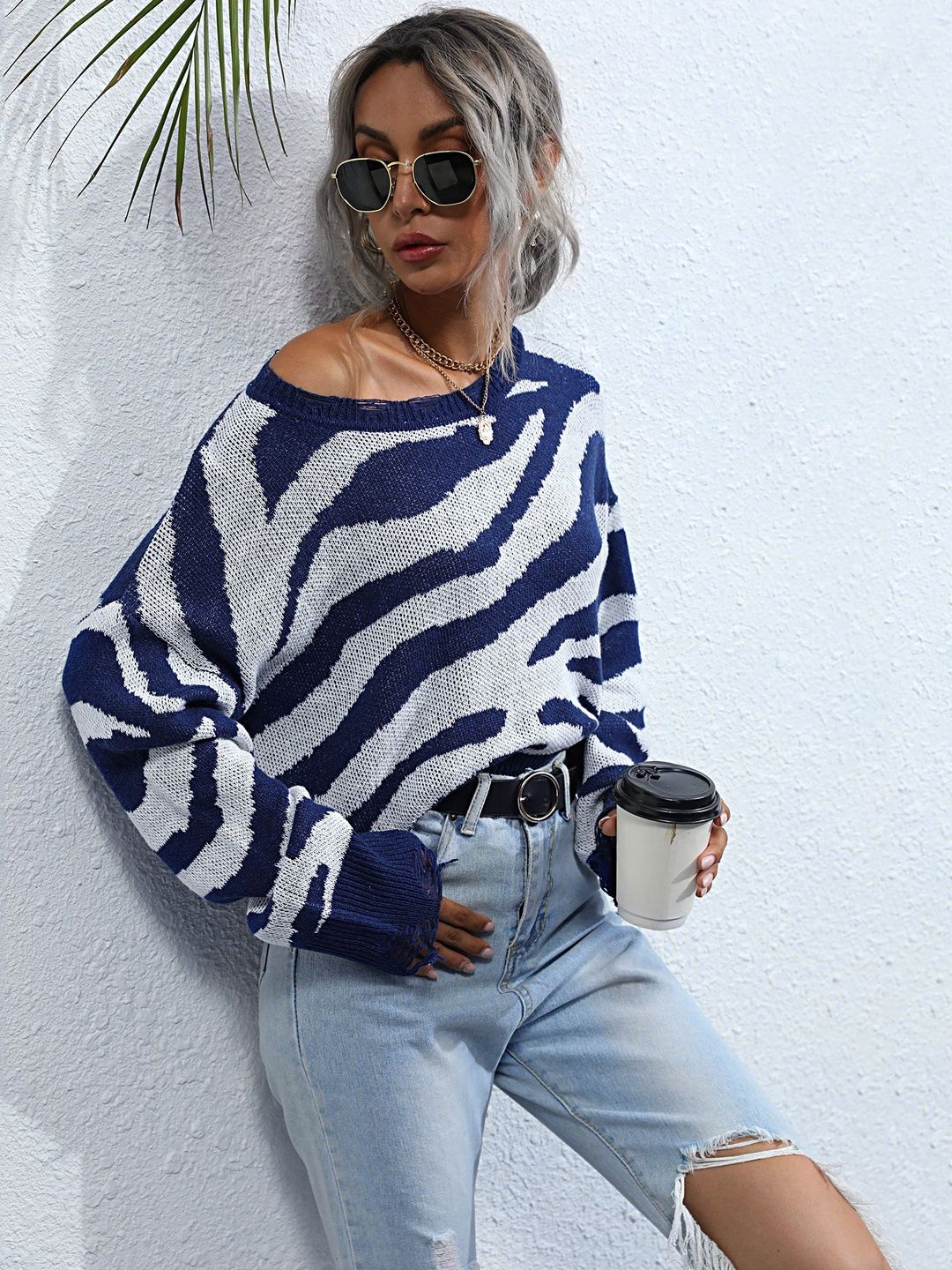 Women's Blue Animal Printed Crop Pullover