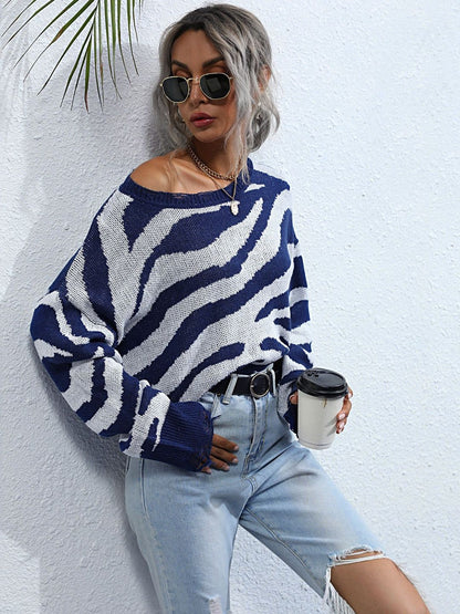 Women's Blue Animal Printed Crop Pullover