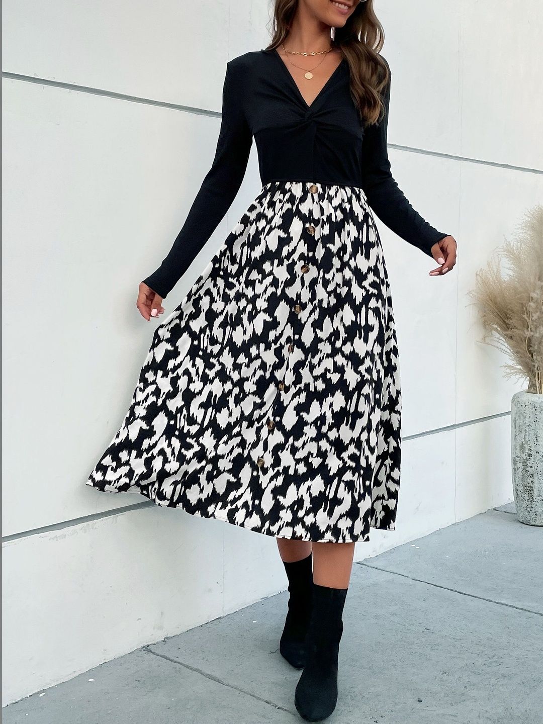 Women's Black Print Fit & Flare Midi Dress Blend Printed