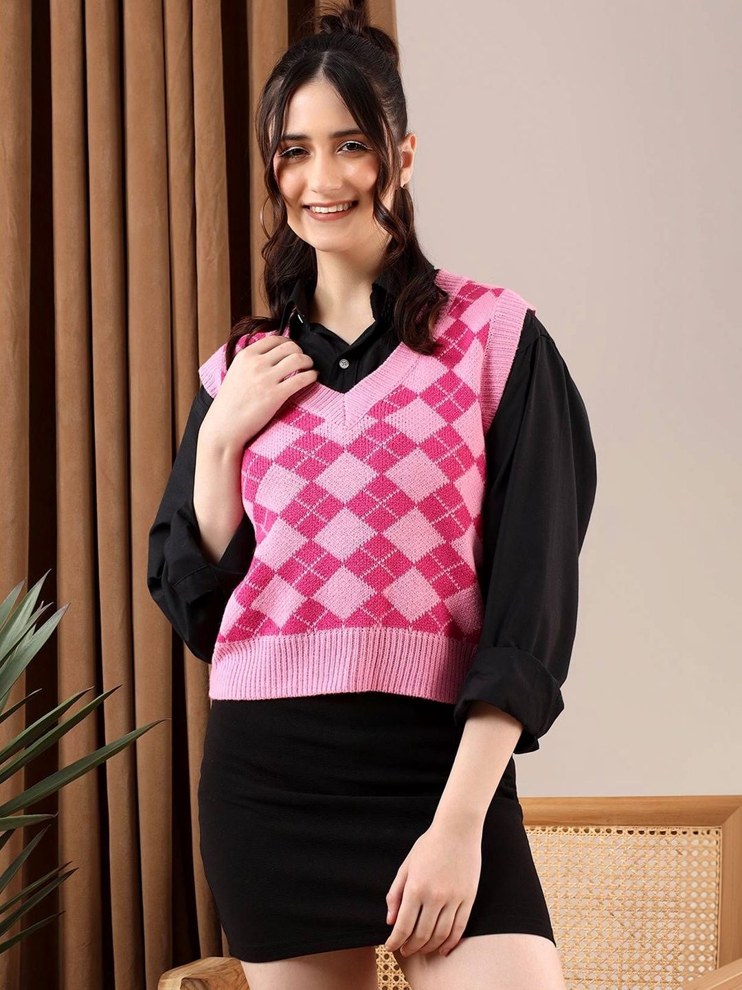 NOWI Women Argyle Colourblocked Woollen Crop Sweater Vest