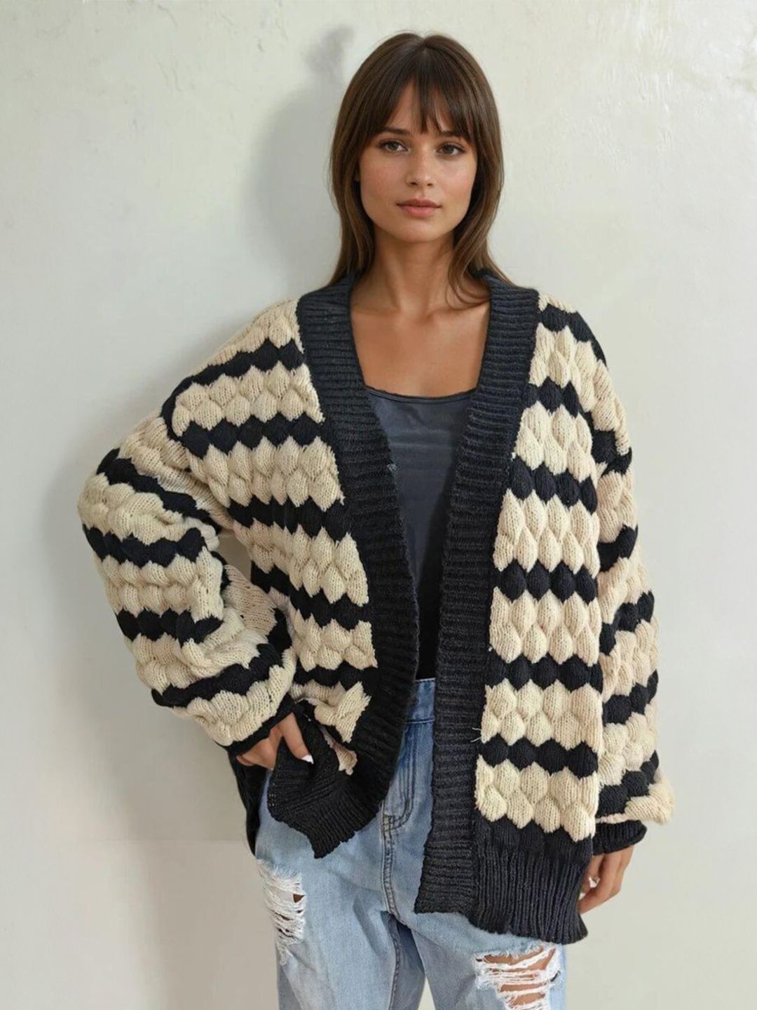 Colourblocked Cardigan in Black acrylic - Nowi Korean Fashion