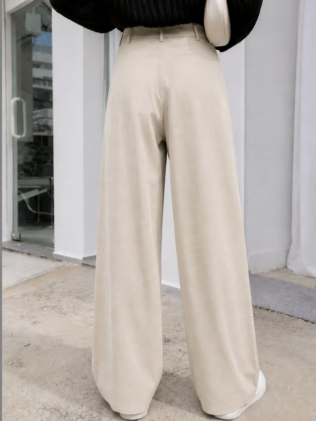 Women Relaxed Straight Fit High-Rise Wrinkle Free Pleated Button Trousers