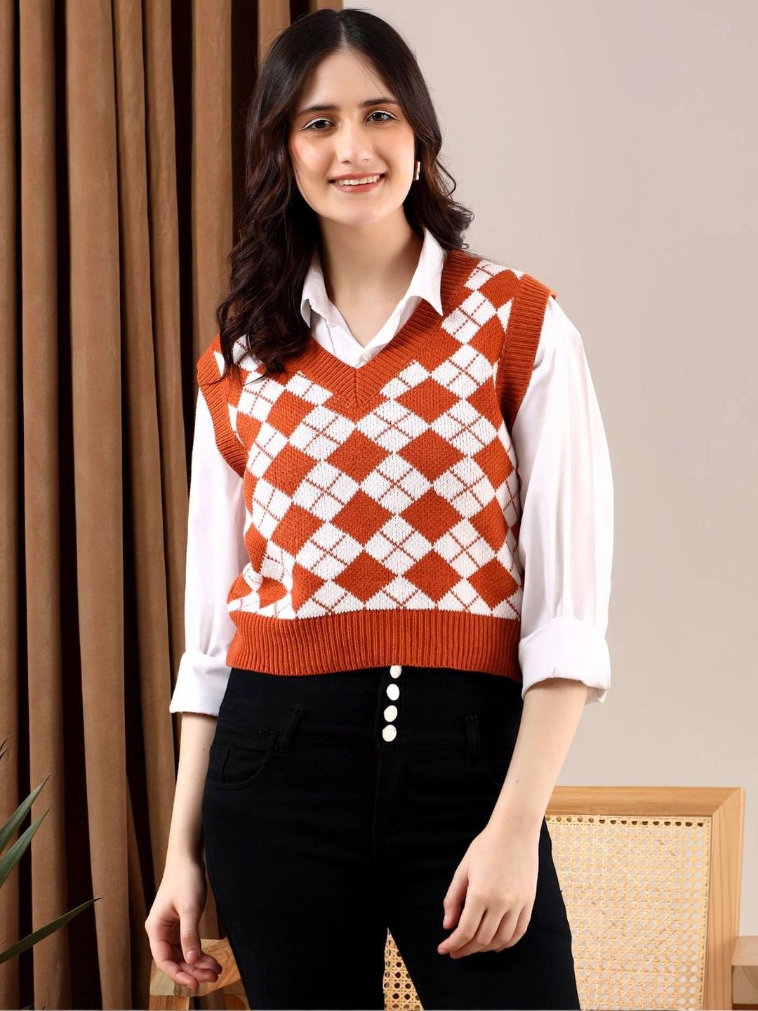 NOWI Women Argyle Colourblocked Woollen Crop Sweater Vest