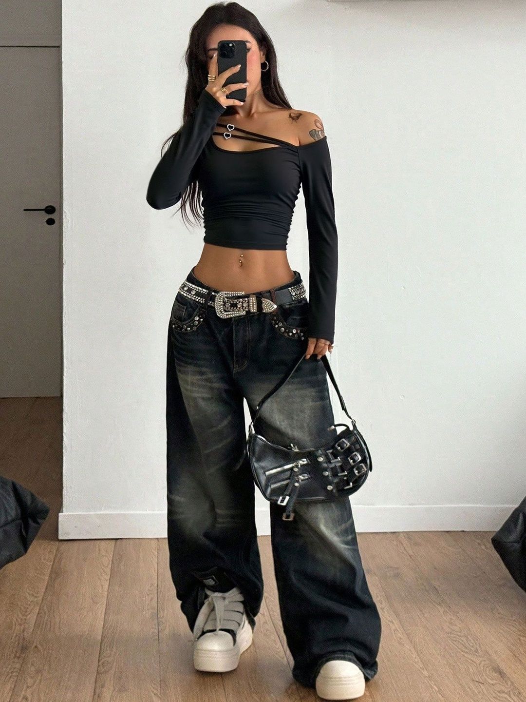 NOWI Off-Shoulder Crop Top