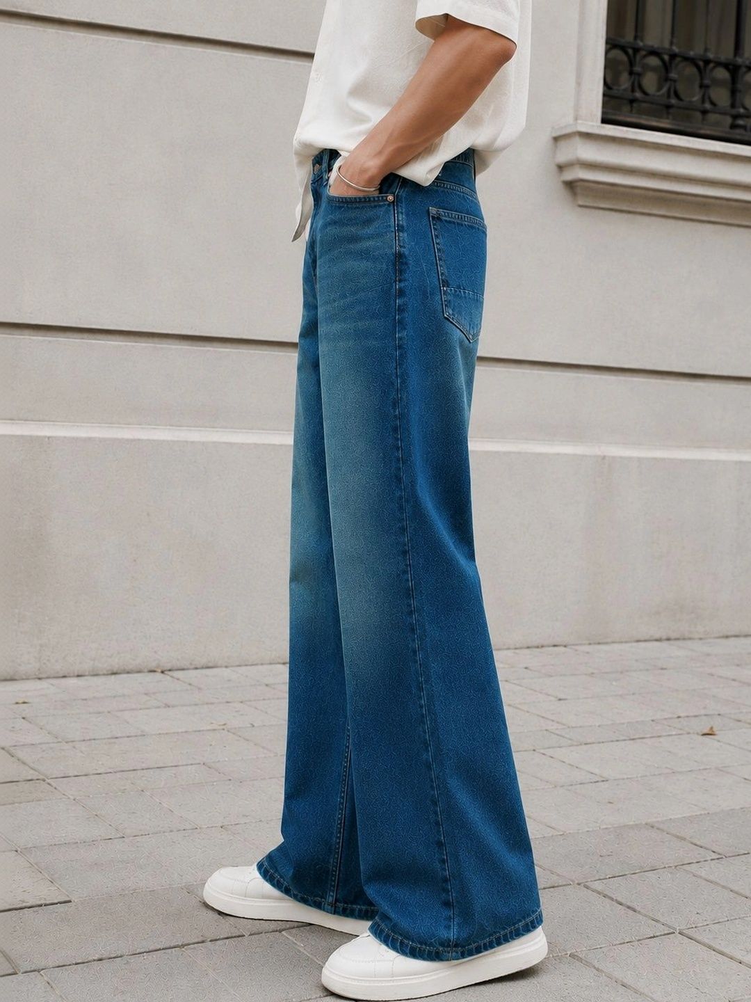 Men Bootcut Mid-Rise Low Distress Light Fade Jeans