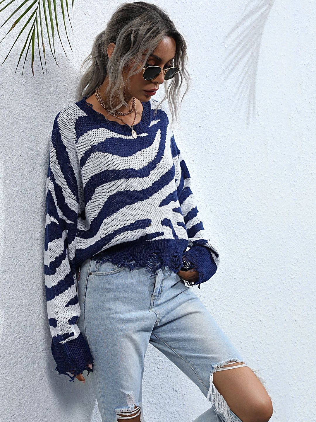 Women's Blue Animal Printed Crop Pullover