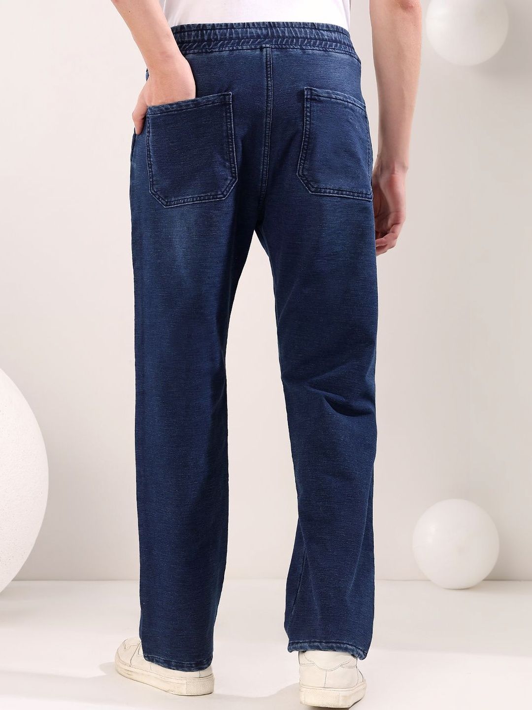Men Regular Fit Mid-Rise Light Fade Jeans