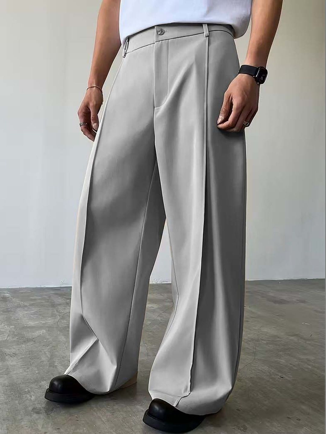 Men Wrinkle Free Pleated Trousers