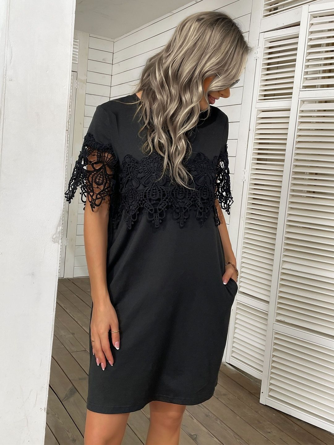 Round Neck Lace Inserts Dress