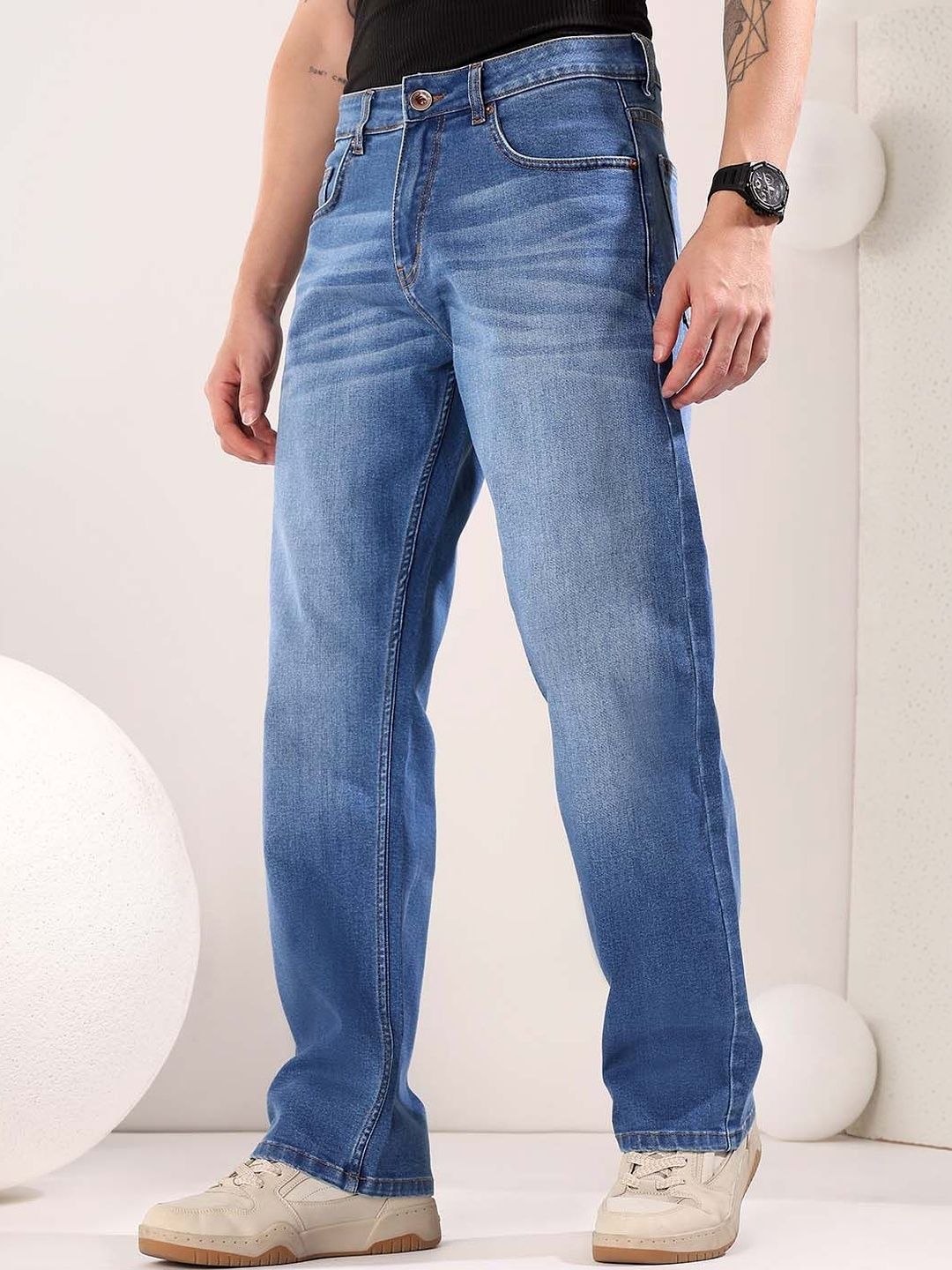 Men Straight Fit Mid-Rise Light Fade Jeans
