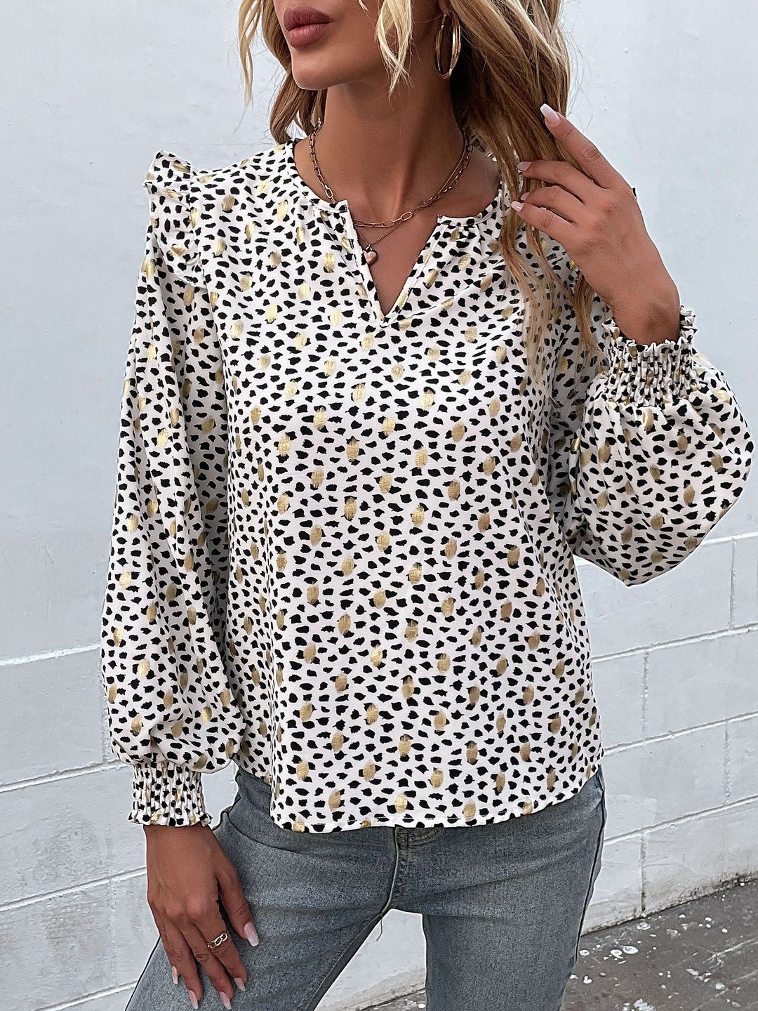 Women's White Chic Printed Top With Puff Sleeves