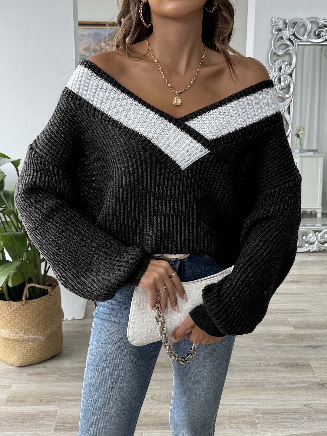 Women Colourblocked Pullover