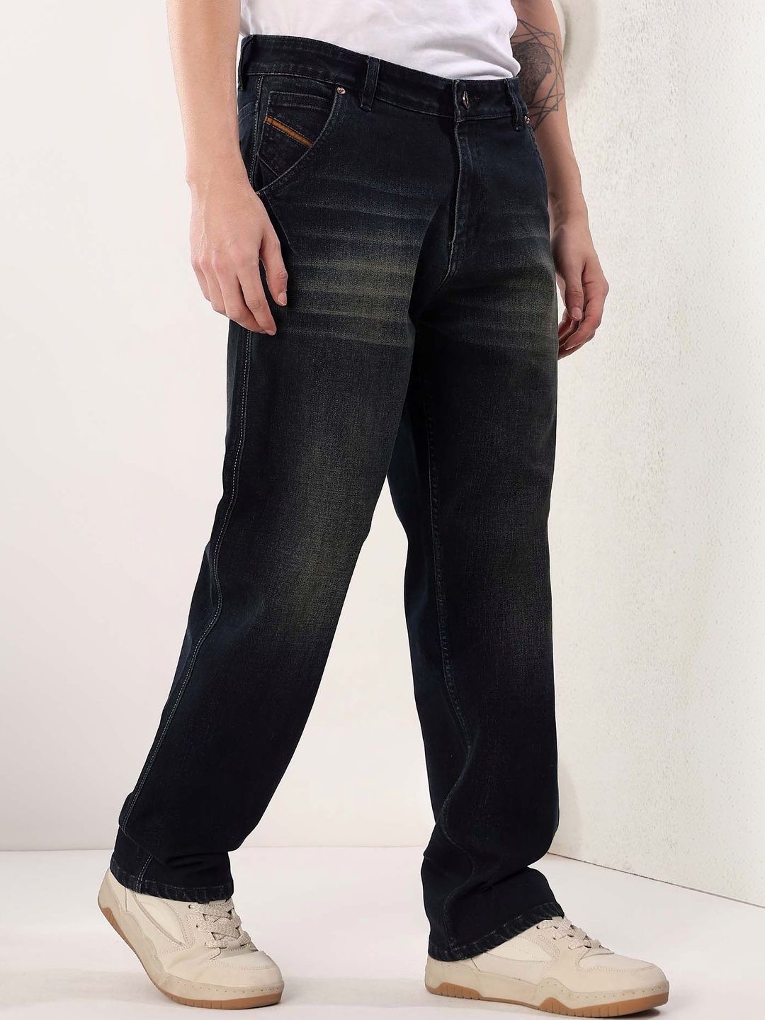 Men Straight Fit Mid-Rise Light Fade Jeans