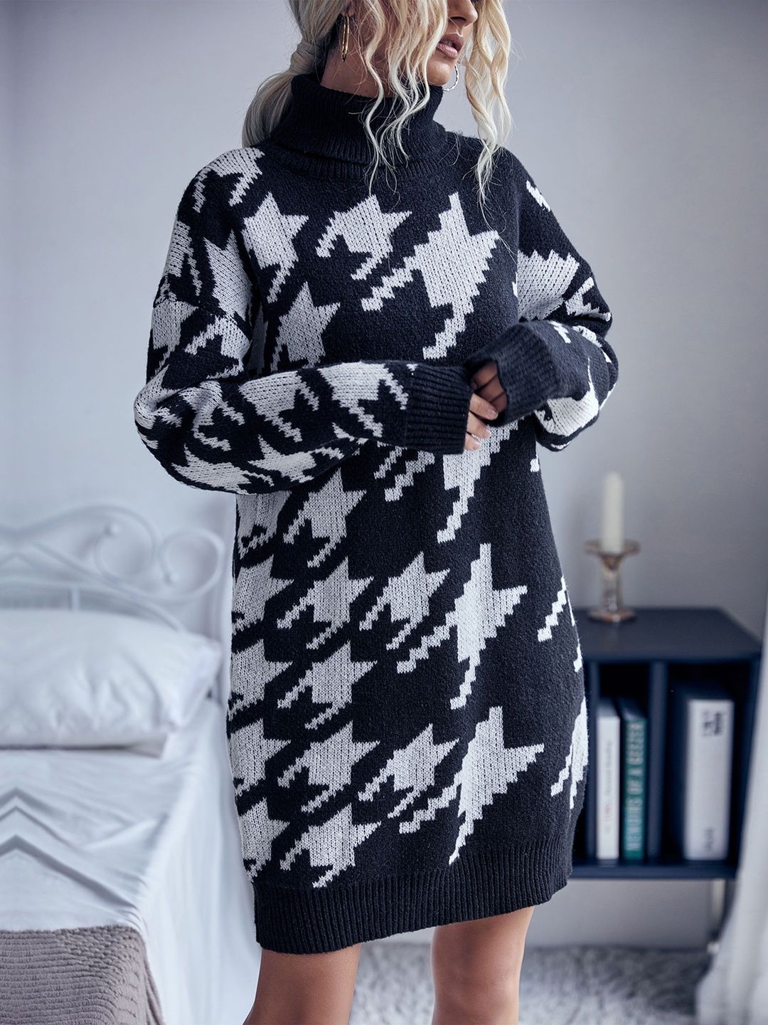 Women's Black Chevron Printed Pullover