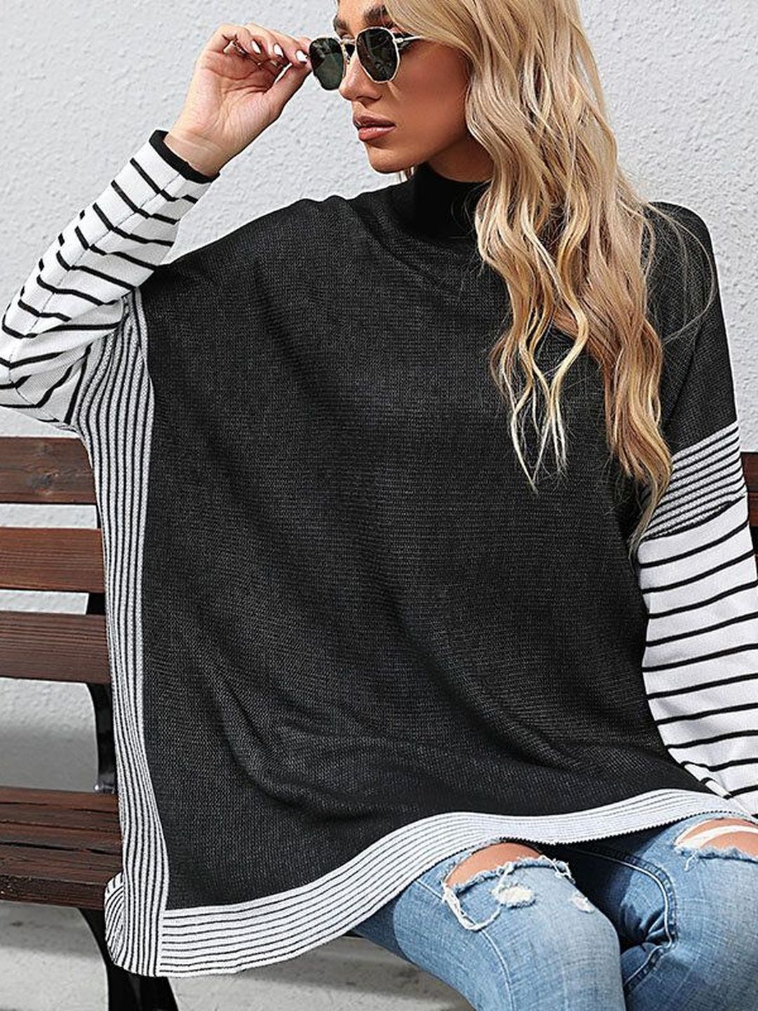 Women's Black Colourblocked Pullover Blend Printed