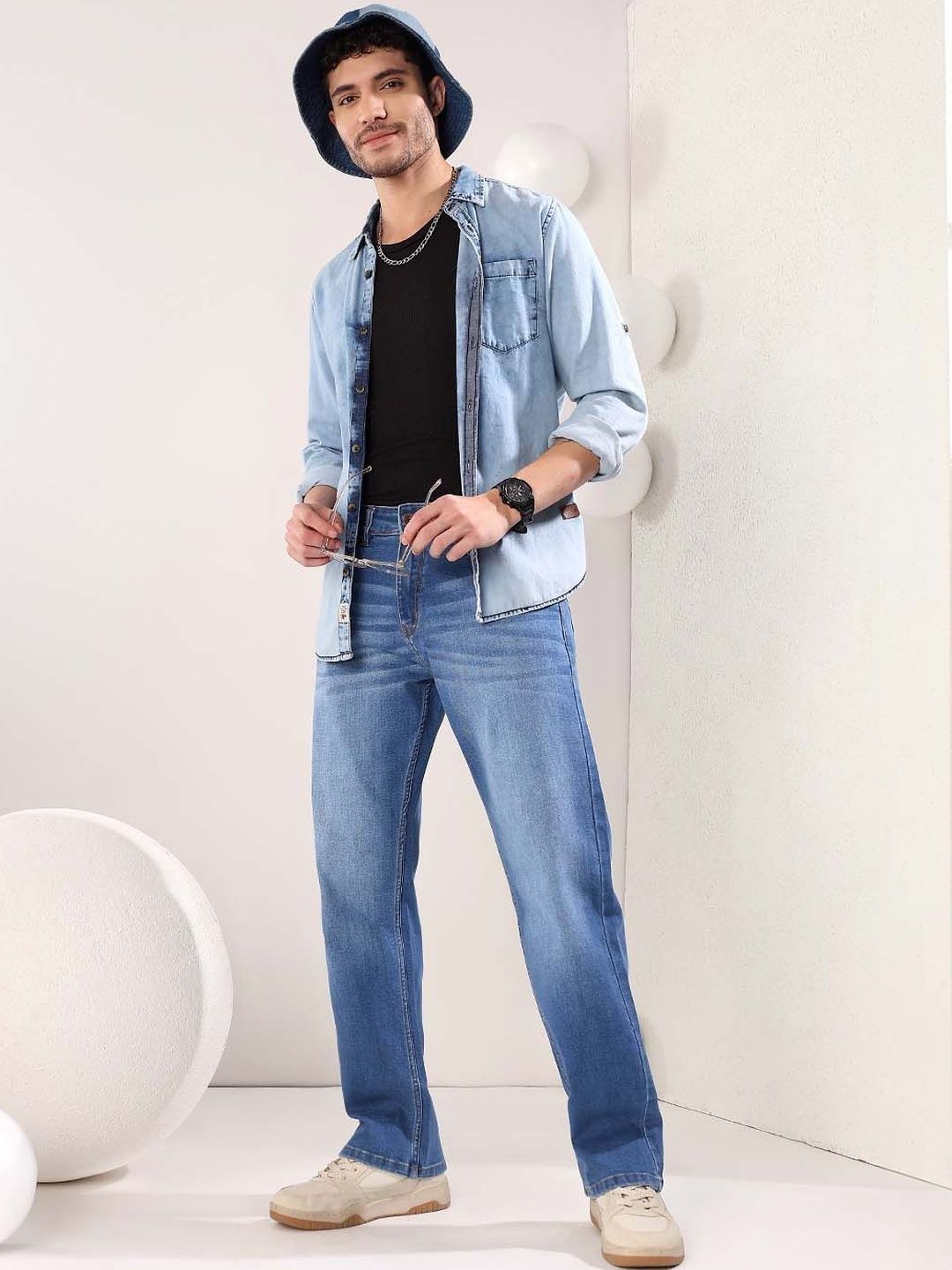 Men Straight Fit Mid-Rise Light Fade Jeans