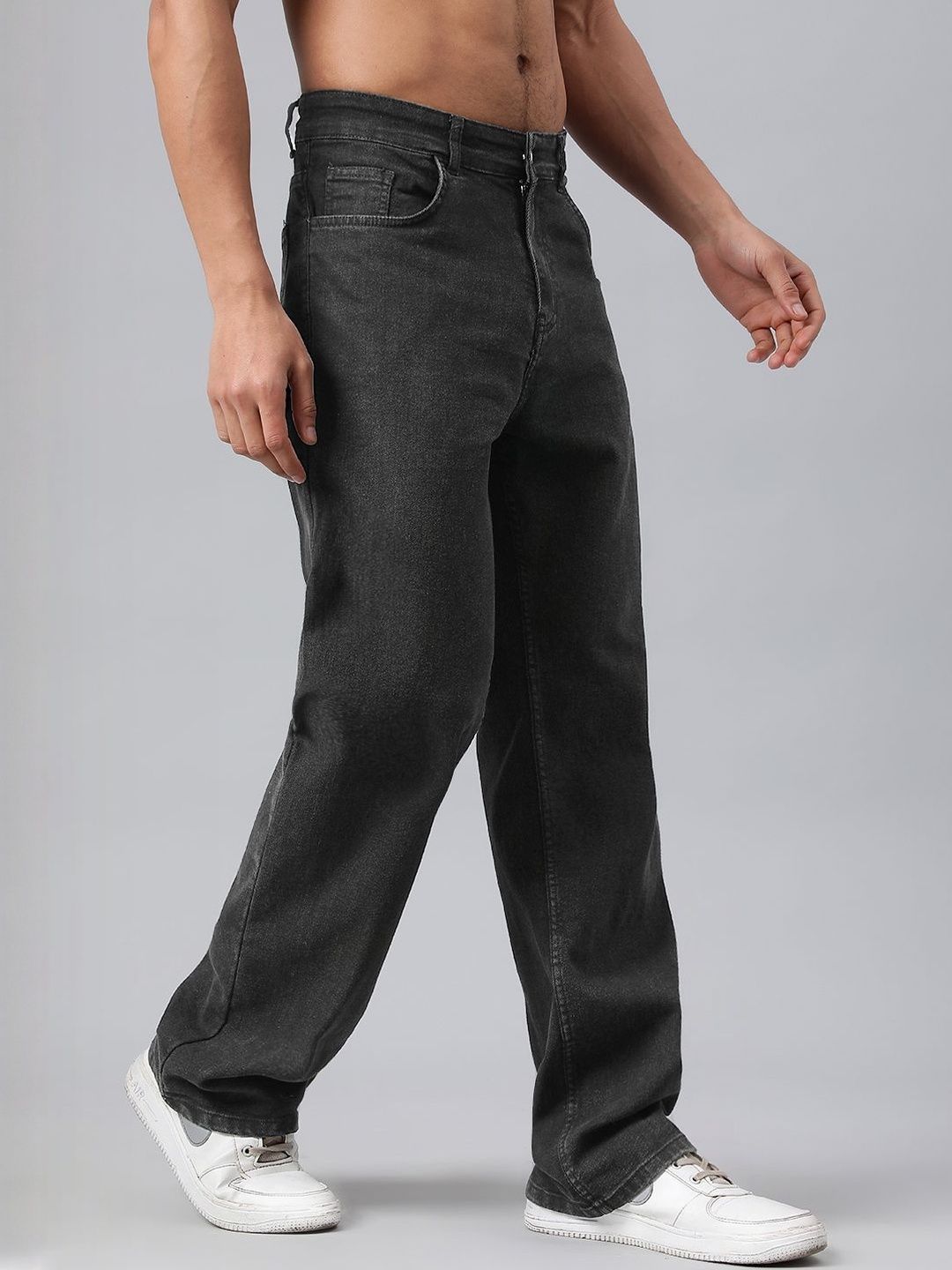 Men Relaxed Fit Mid-Rise Clean Look Cotton Jeans