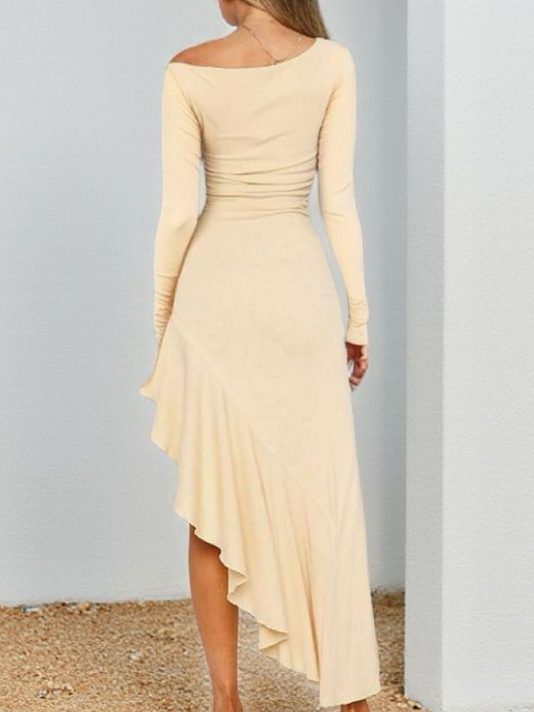 NOWI Ruffled Bodycon Midi Dress