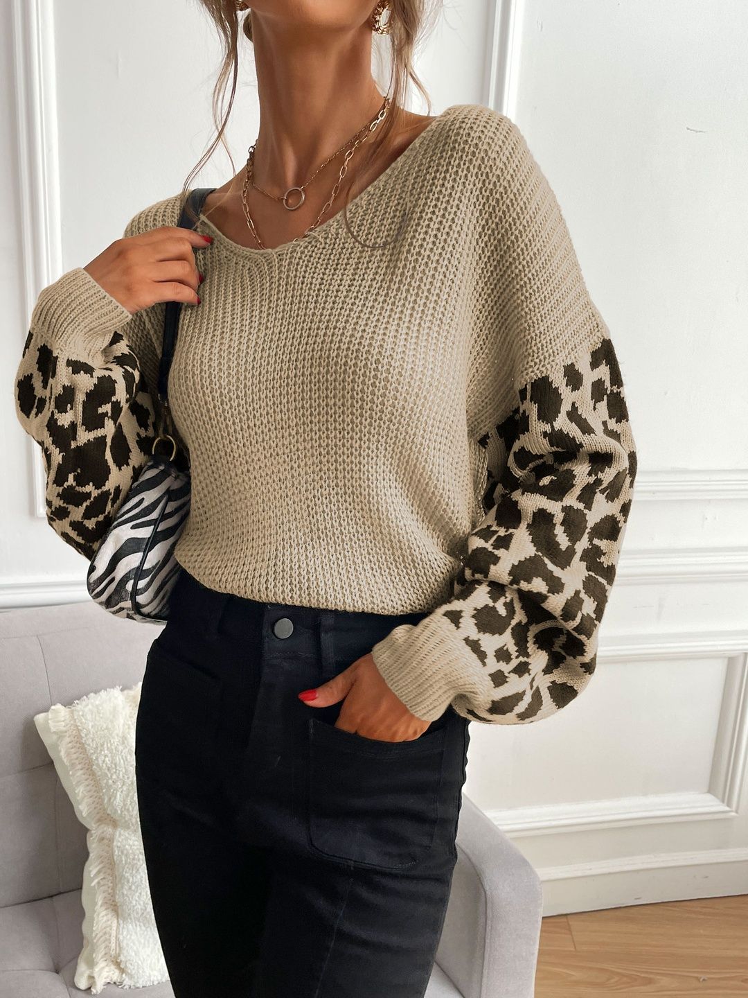 Women's Beige Animal Printed Pullover Blend Regular Fit