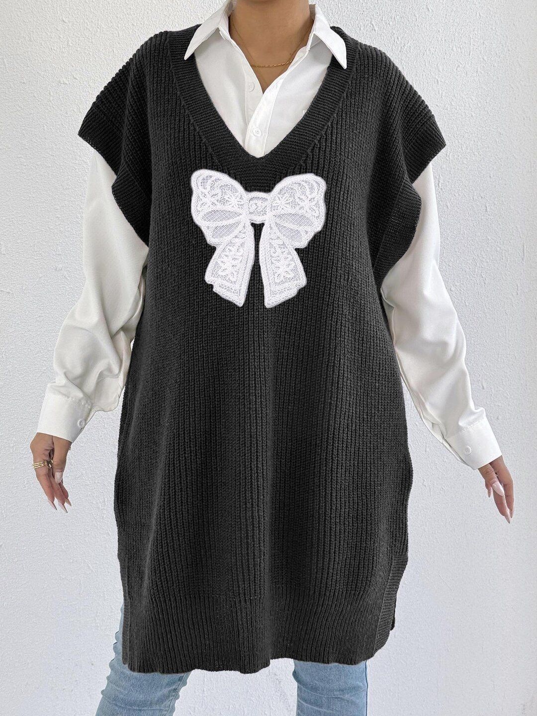 Women Ribbed Longline Sweater Vest with Applique Detail
