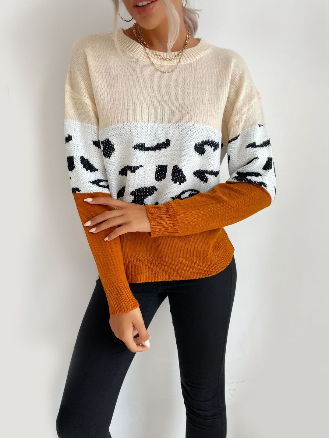 Women's White Animal Printed Pullover Blend Regular Fit