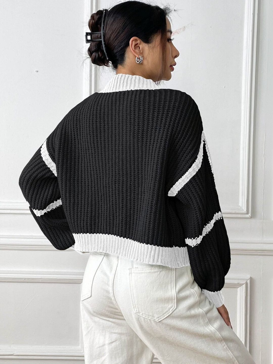 Women Colourblocked Crop Cardigan