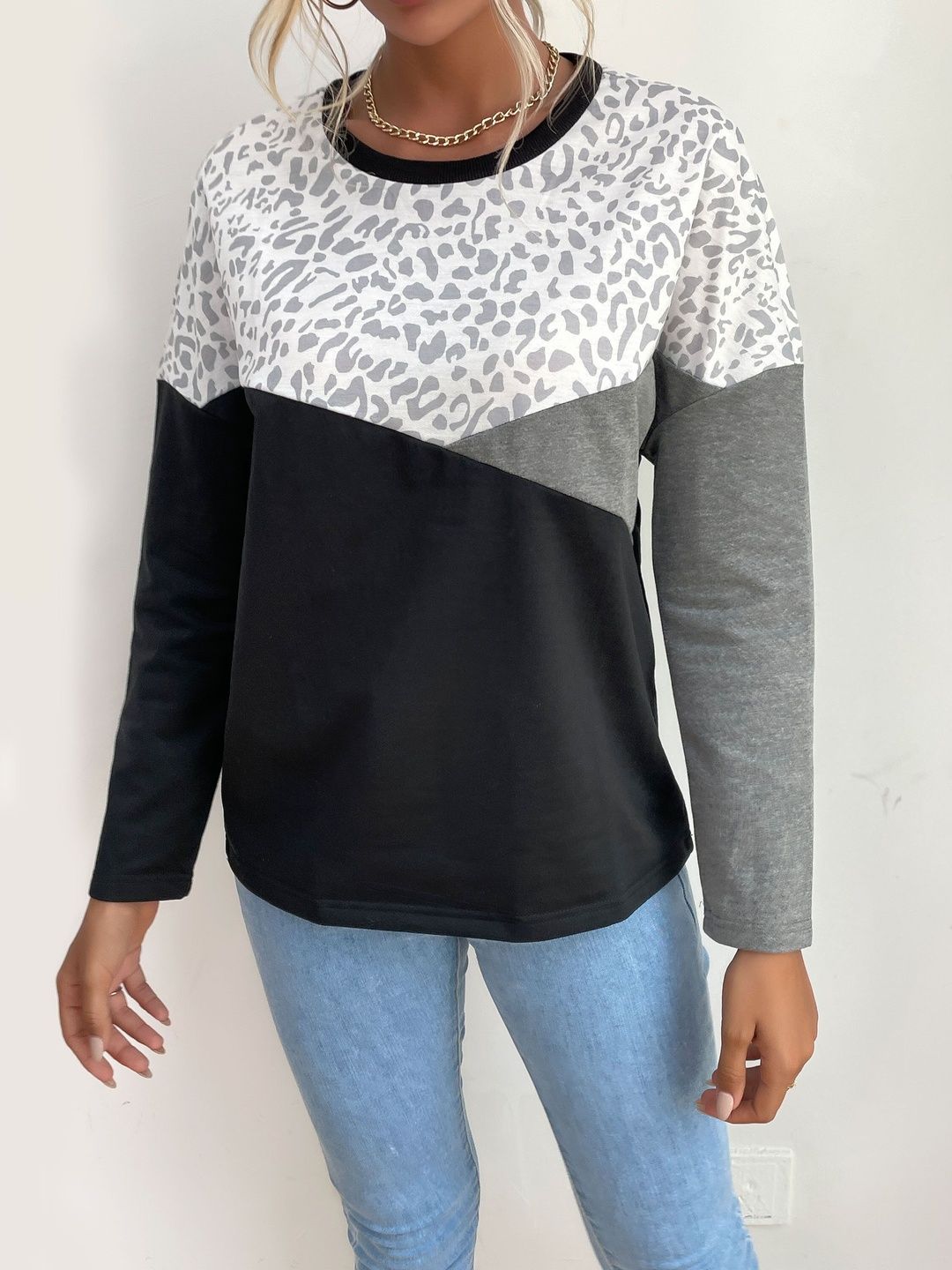 Women Colourblocked Sweatshirt