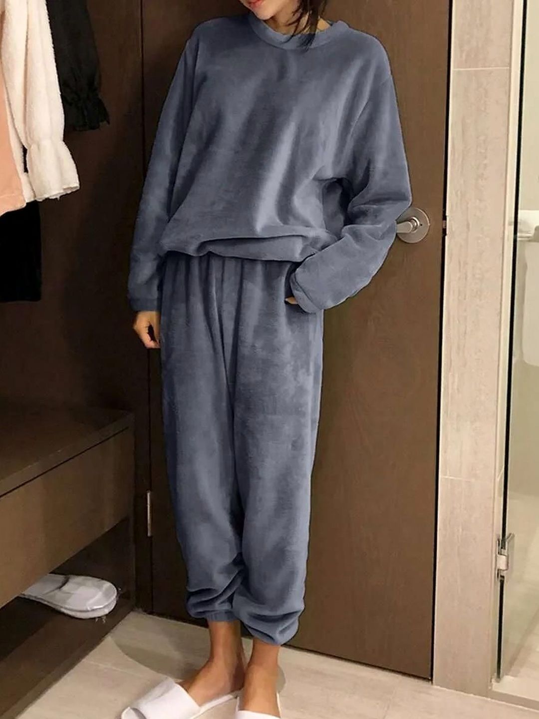 Round Neck Long Sleeves Night Suit