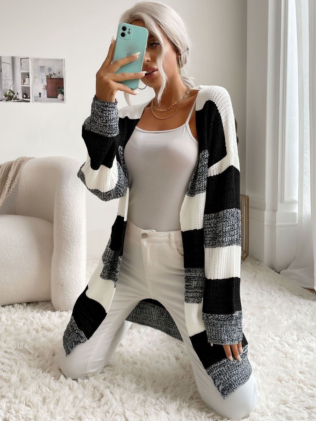Women Colourblocked Woollen Cardigan