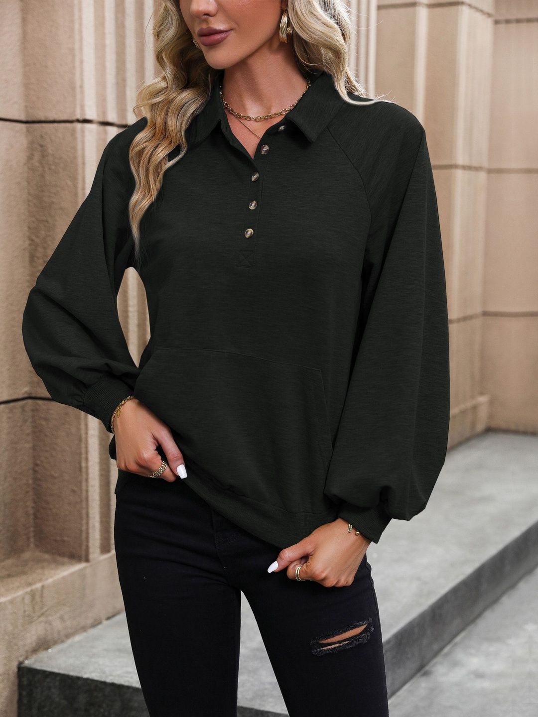 Sweatshirt in Black Cotton Style 269 - Nowi Korean Fashion