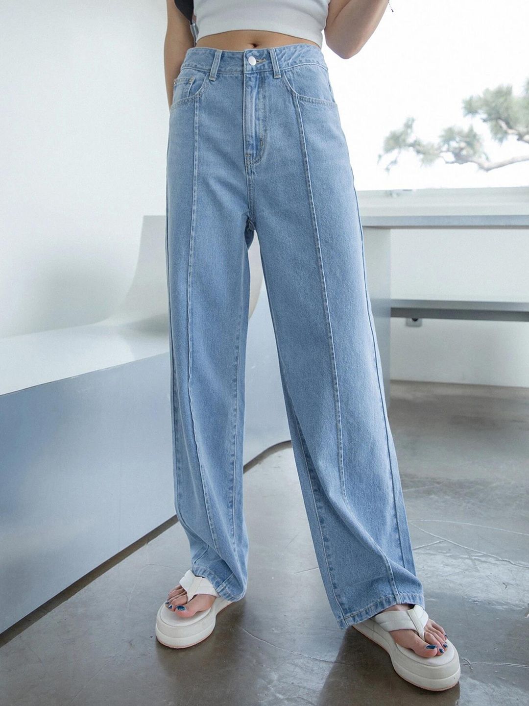 Women Straight Fit High-Rise Stretchable Jeans