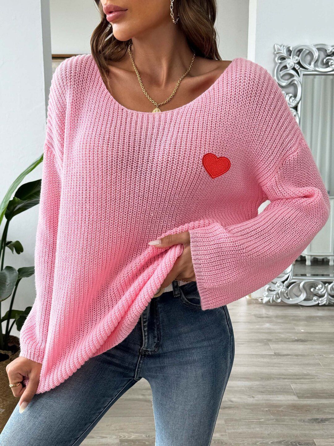 Women Ribbed Pullover with Applique Detail
