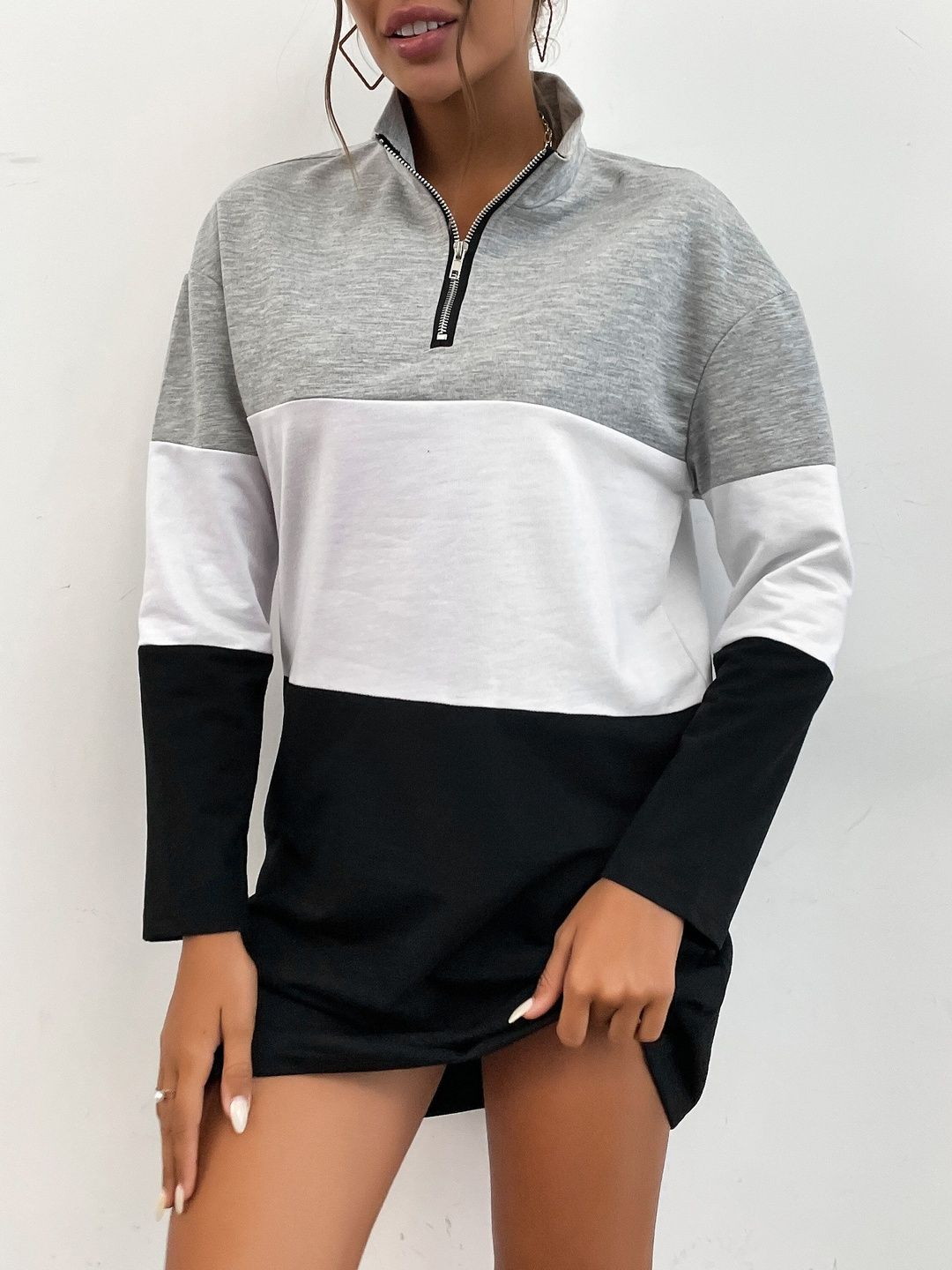 Women Colourblocked Sweatshirt