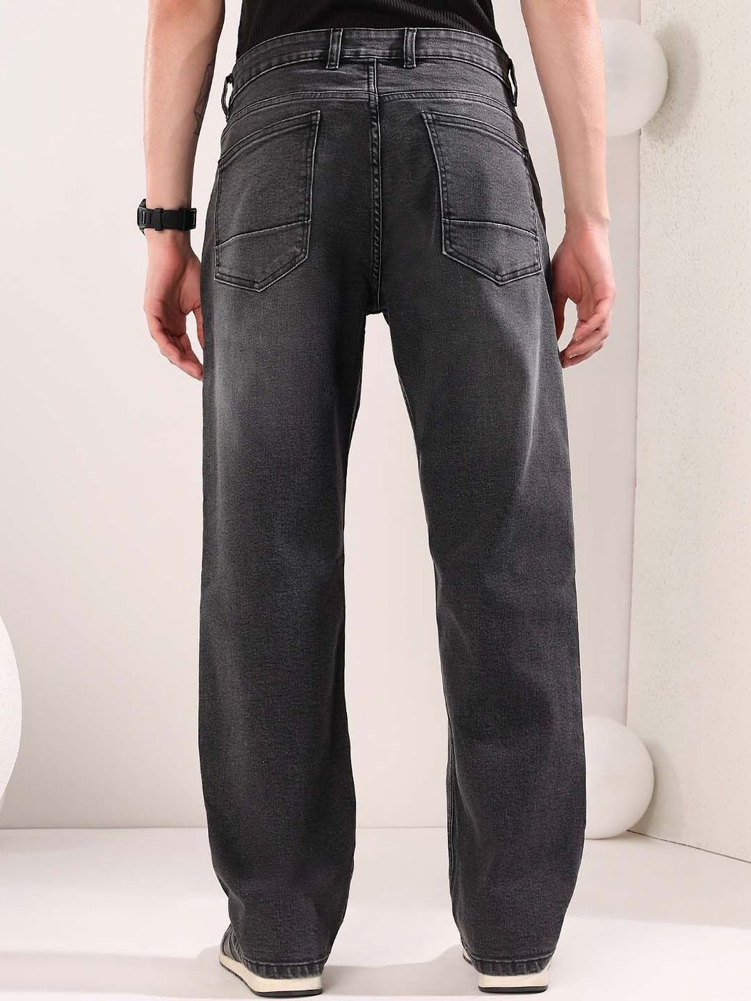 Men Straight Fit Mid-Rise Light Fade Jeans