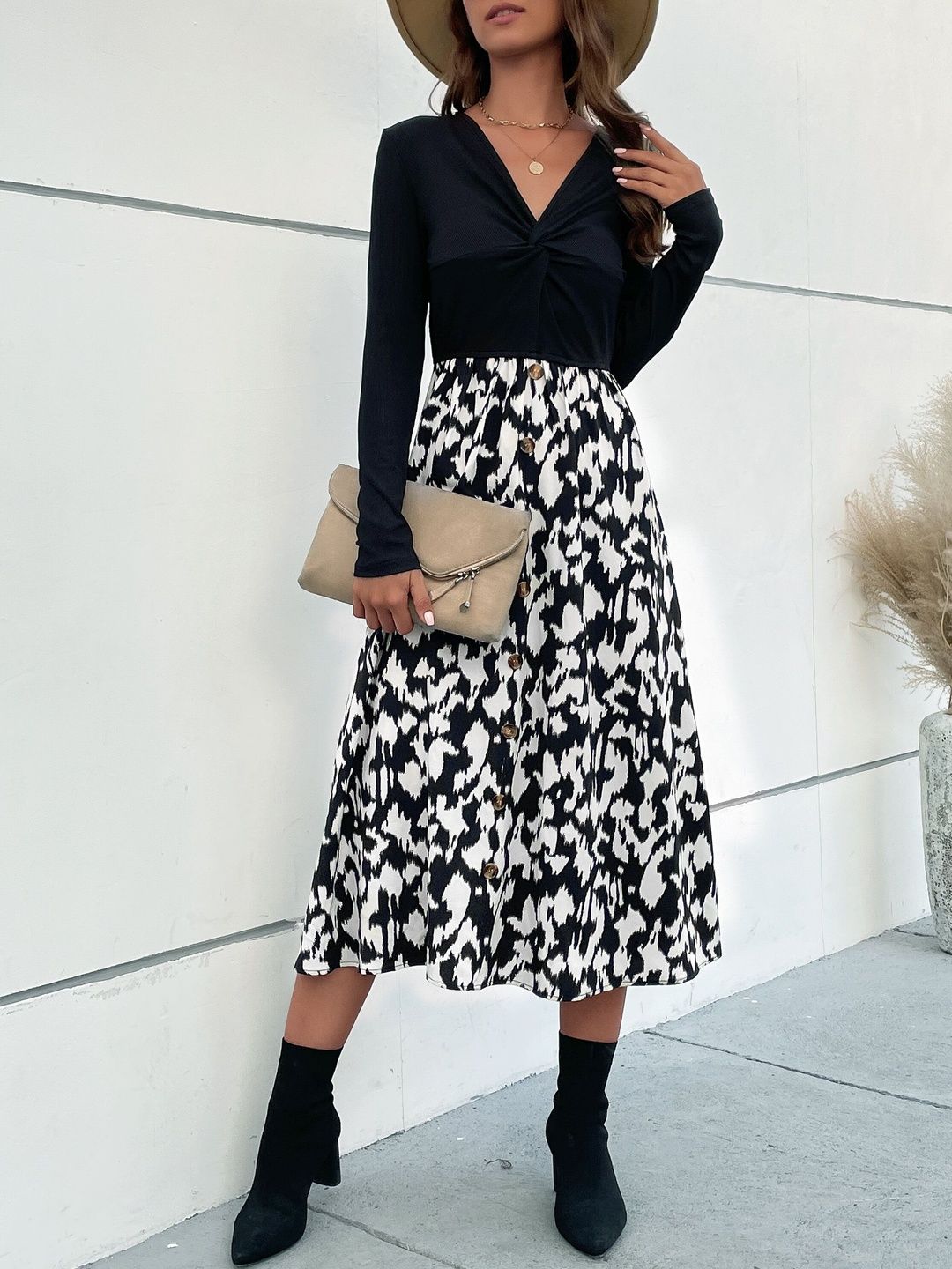 Women's Black Print Fit & Flare Midi Dress Blend Printed