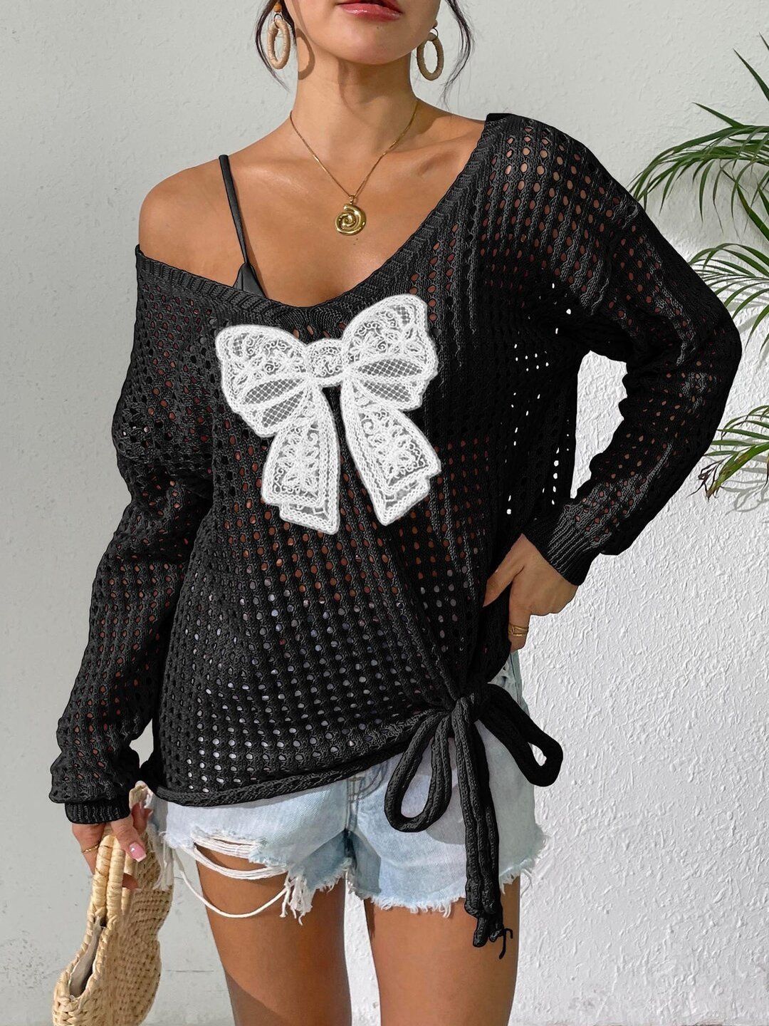 Pullover with Applique Detail in Black cotton - Nowi Korean Fashion