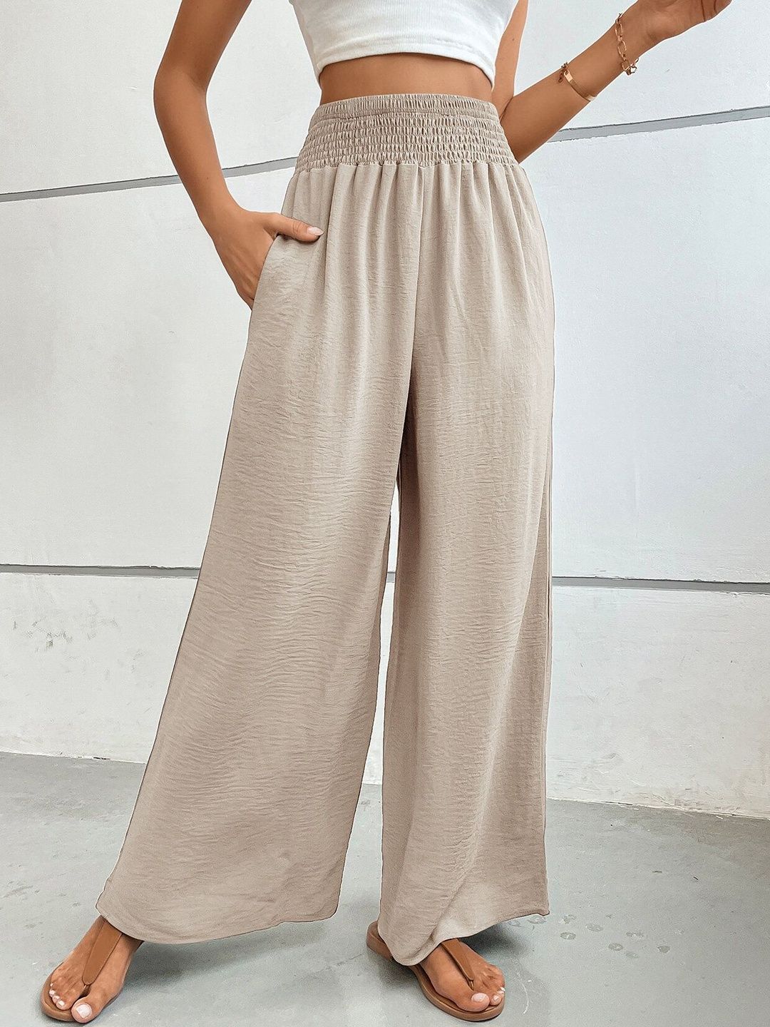 Women Loose Fit High-Rise Trousers