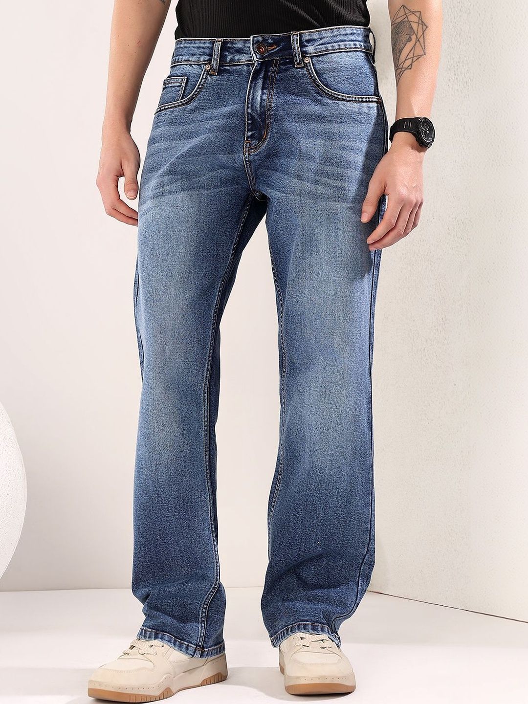 Men Regular Fit Mid-Rise Light Fade Jeans