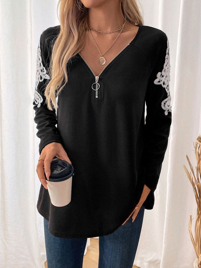 V-Neck Applique T-shirt in Black Cotton - Nowi Korean Fashion