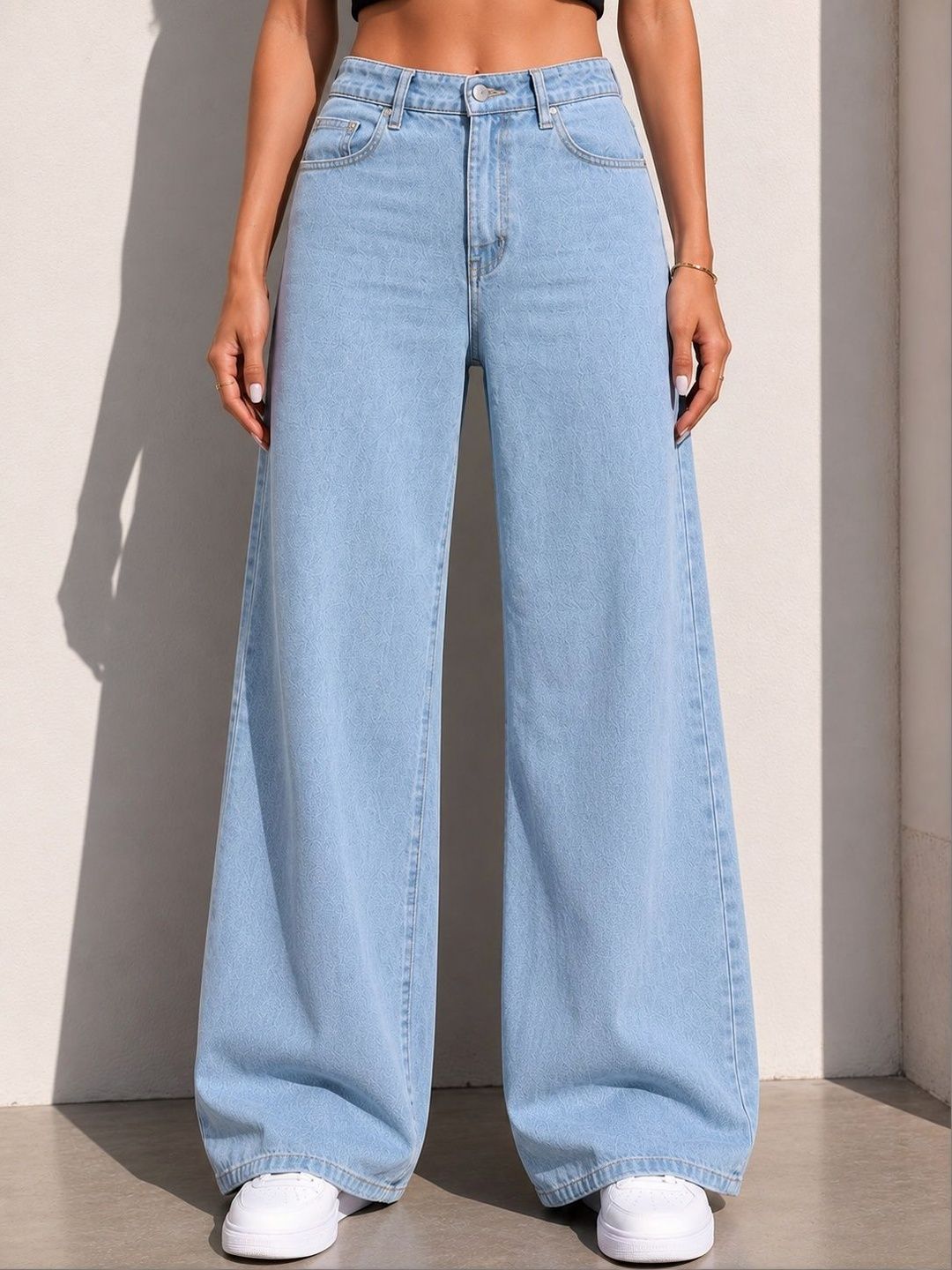 Women Straight Fit High-Rise Light Fade Stretchable Jeans