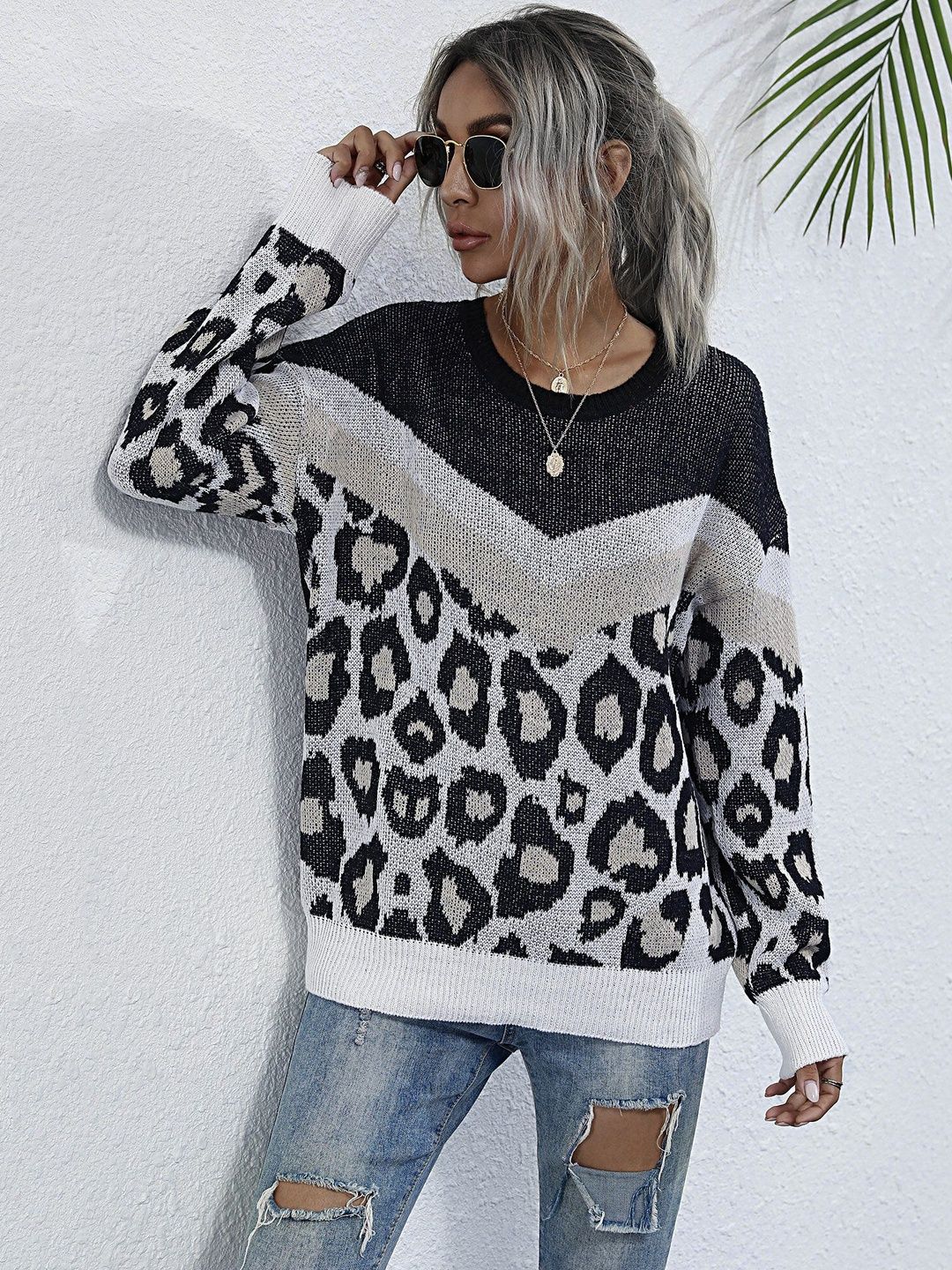 Animal Printed Pullover in Black Style 683 - Nowi Korean Fashion