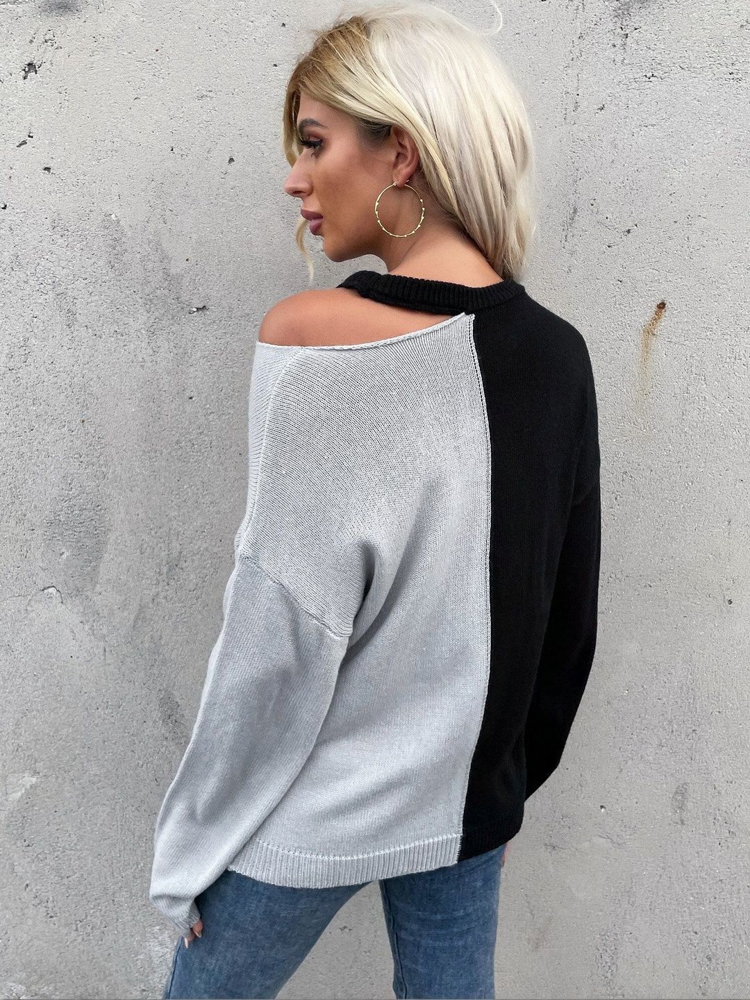 Women's Black Colourblocked Pullover Blend Printed