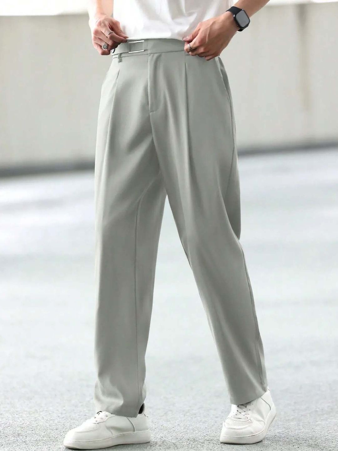Men Straight Fit Wrinkle Free Pleated Trousers