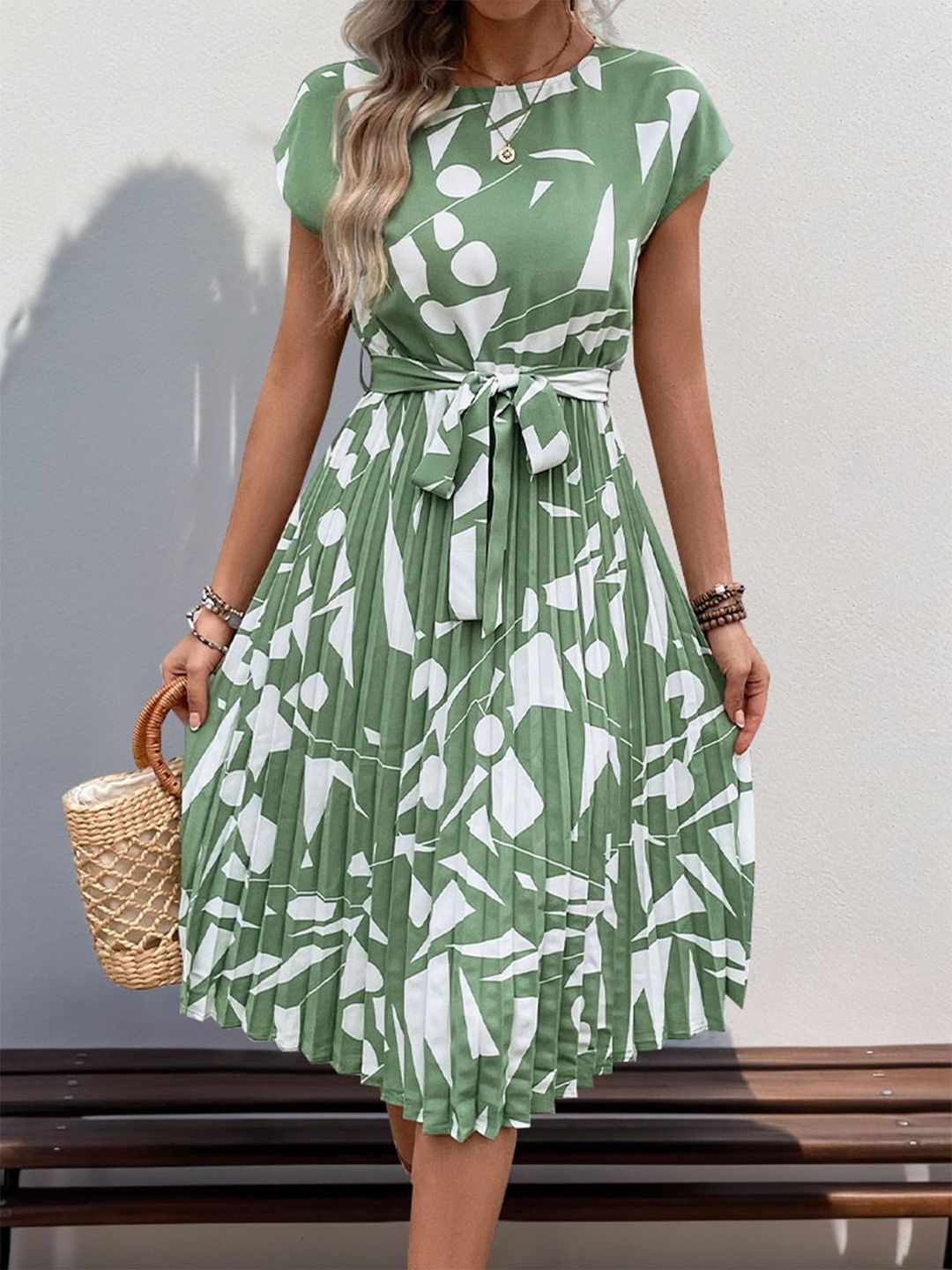Printed Fit & Flare Midi Dress in Green - Nowi Korean Fashion