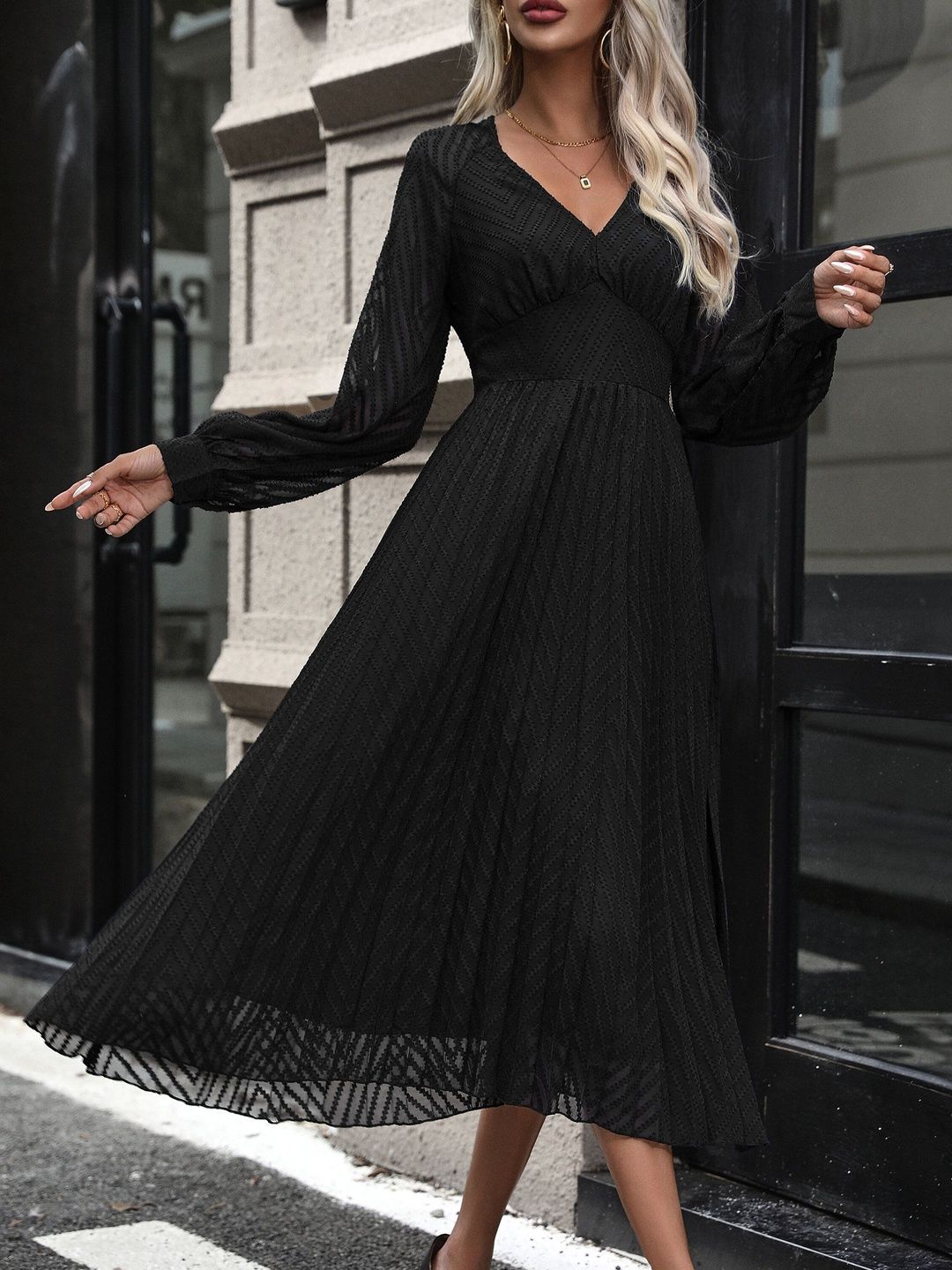Women's Black Fit & Flare Midi Dress Blend Printed