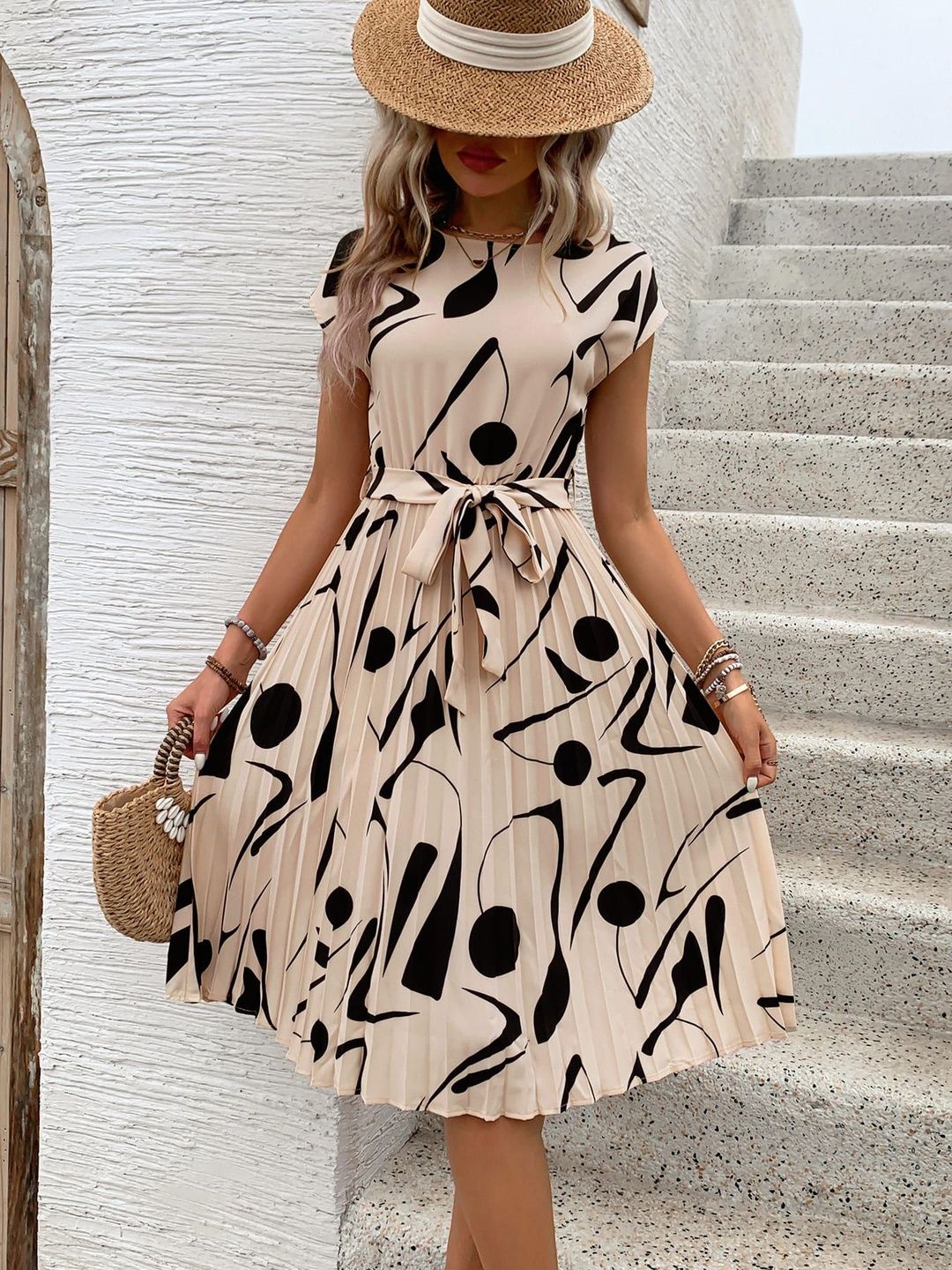 Print Fit & Flare Midi Dress in Beige polyester - Nowi Korean Fashion