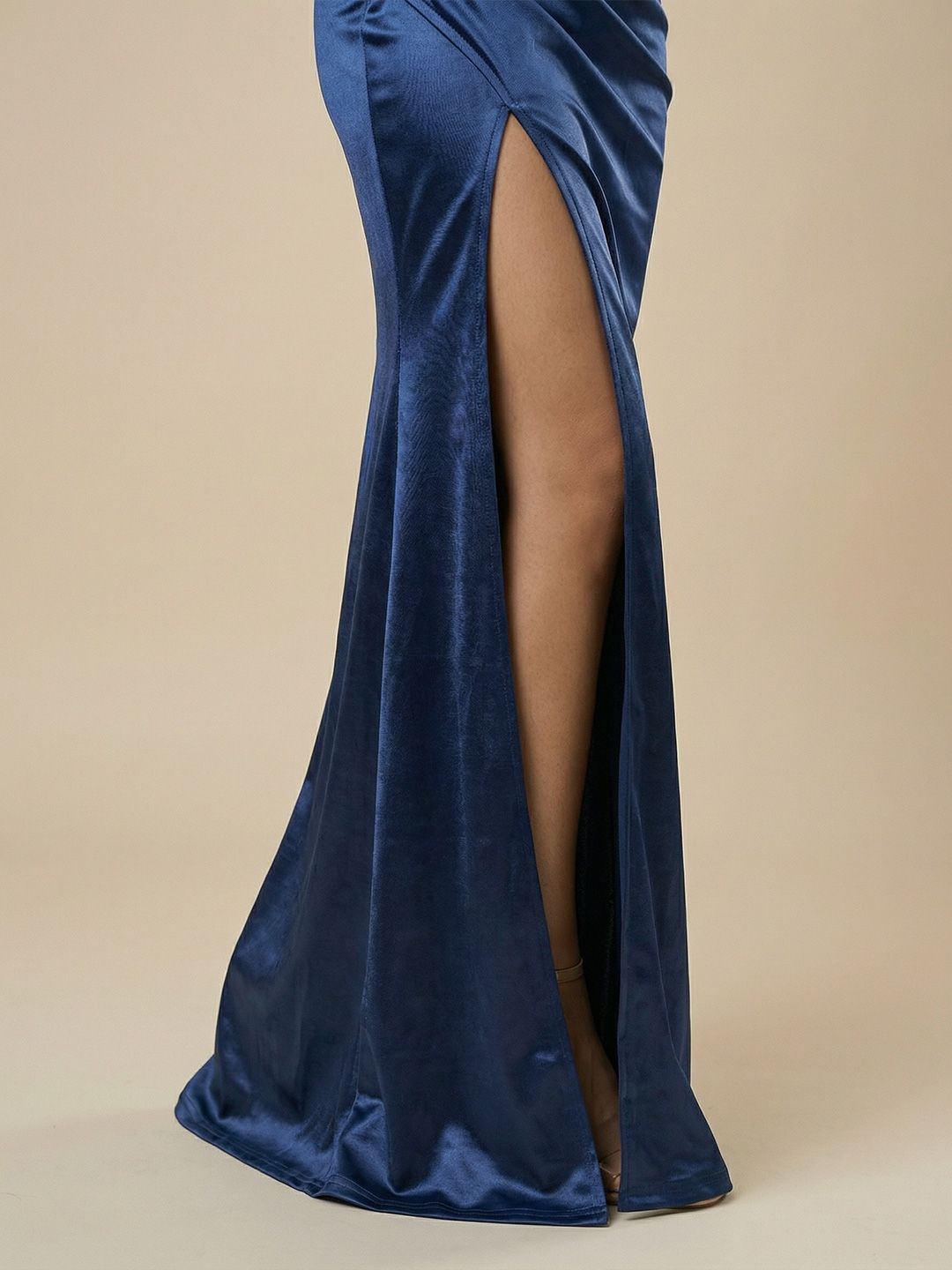 Women's Brown Nowi Off-Shoulder Sheath Maxi Dress